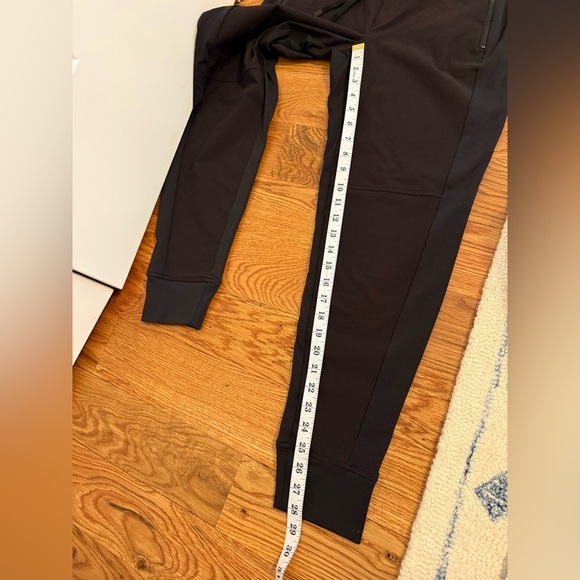 Athleta Headland Hybrid Trek Jogger size 6 - Picture 6 of 8